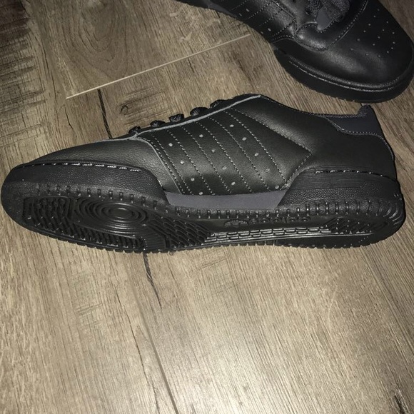 Adidas yeezy powerphase - Picture 7 of 8